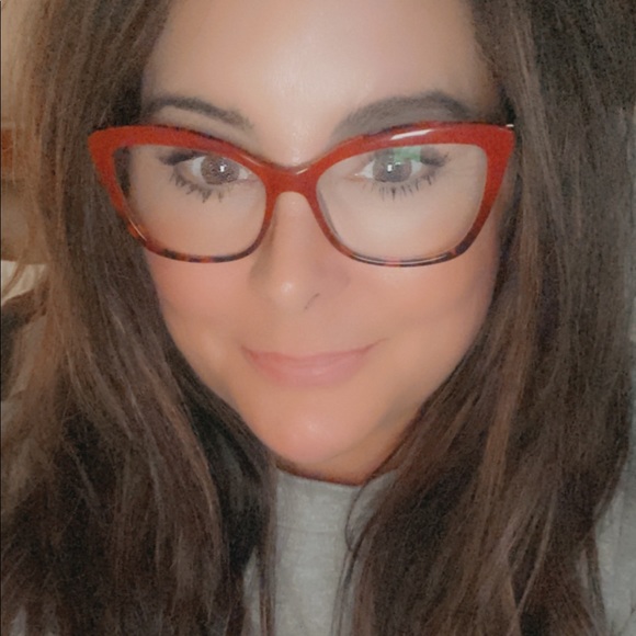 Meet your Posher, Lauri - Picture 1 of 1